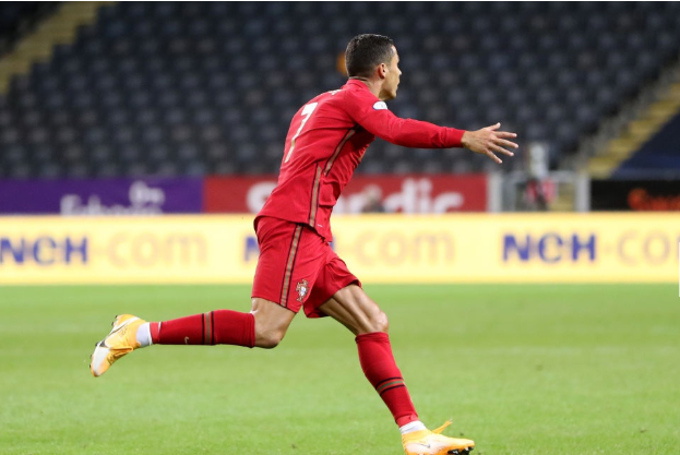 开云体育中国官网-瑞典队轻取日本队，奥恰洛夫高光表现