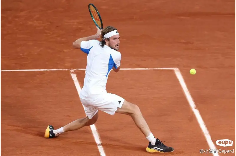 世界网球队血洗意大利网球队，西西帕斯送出助攻