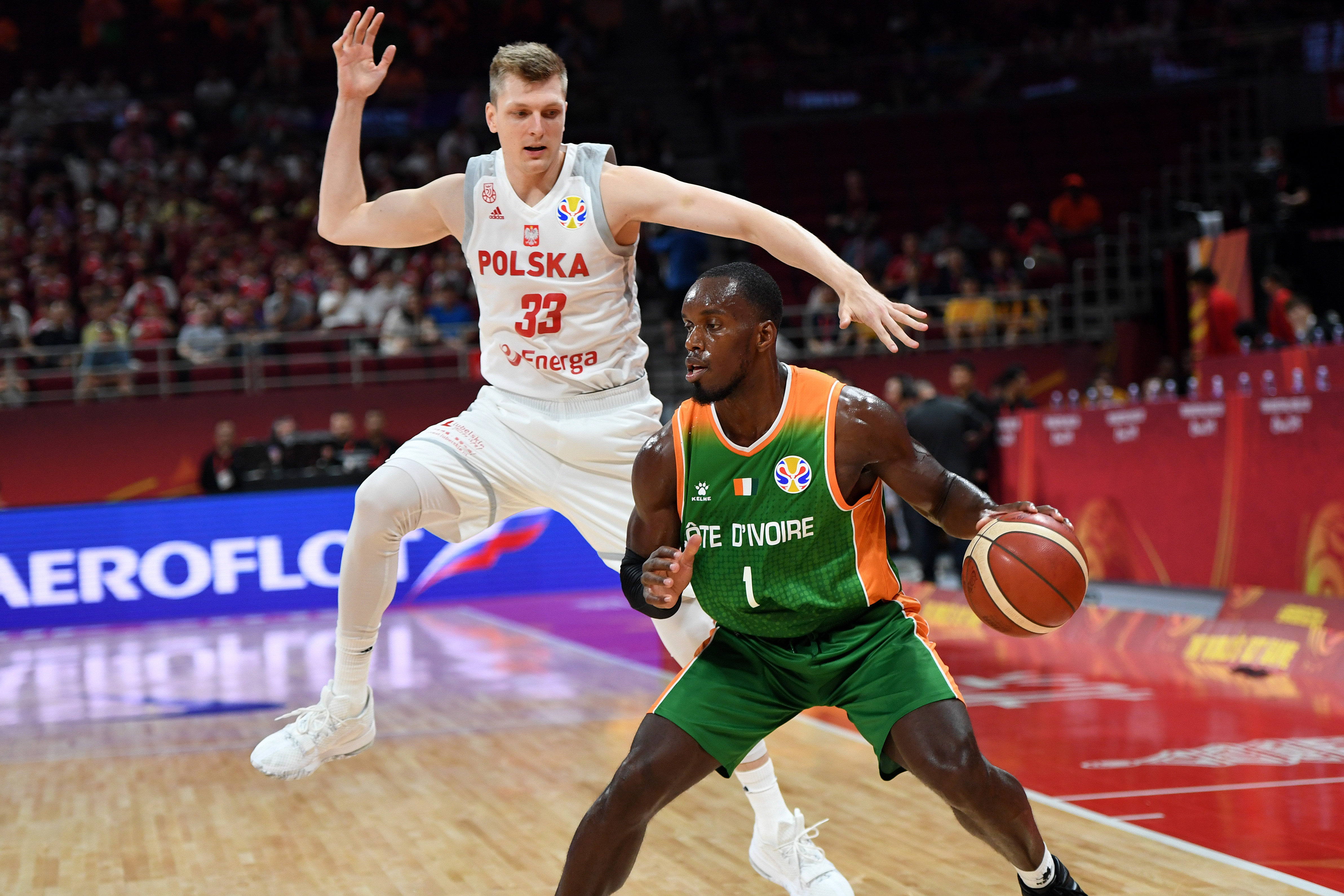 开云体育中国-波兰队完胜日本队，奥恰洛夫高光表现