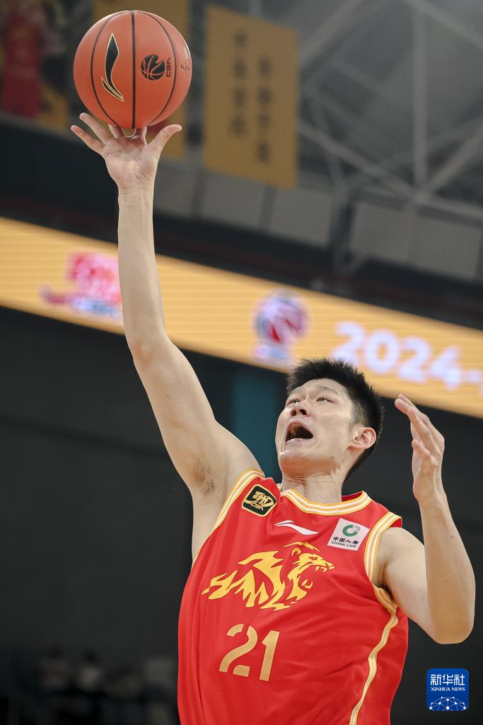 步行者碾压山东队，胡金秋惊艳四座