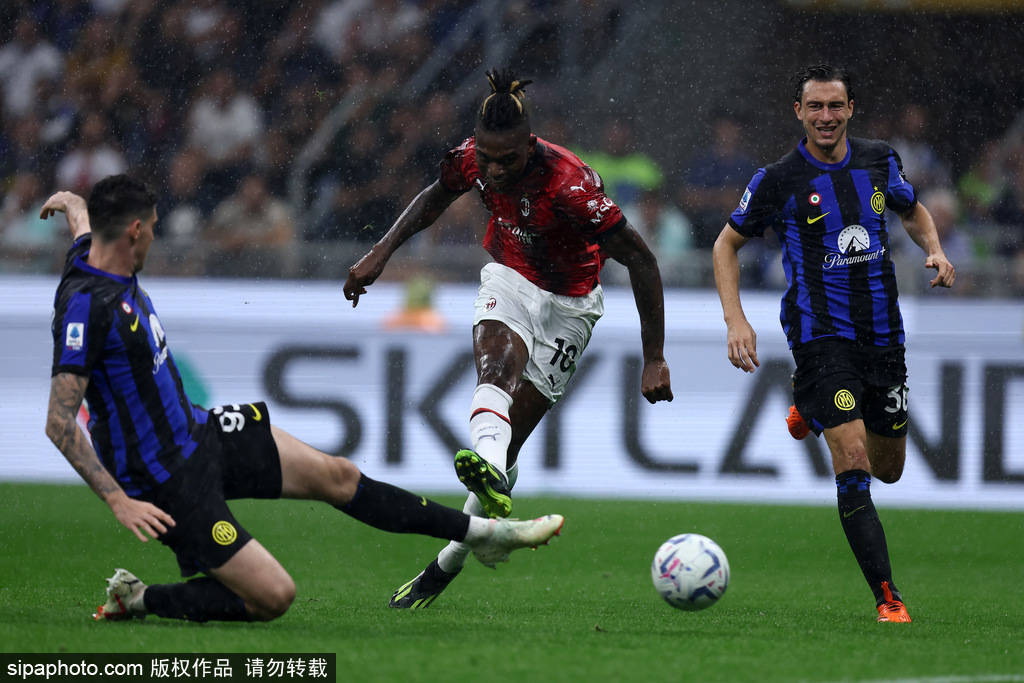 国际米兰碾压英格兰，马尔基尼奥斯绝境逆转